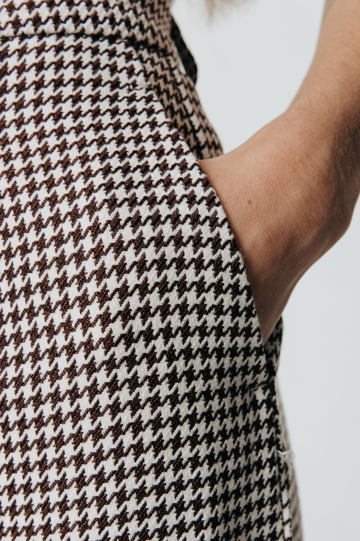 Rus Jacquard Dogtooth Straight Pants - Dark brown