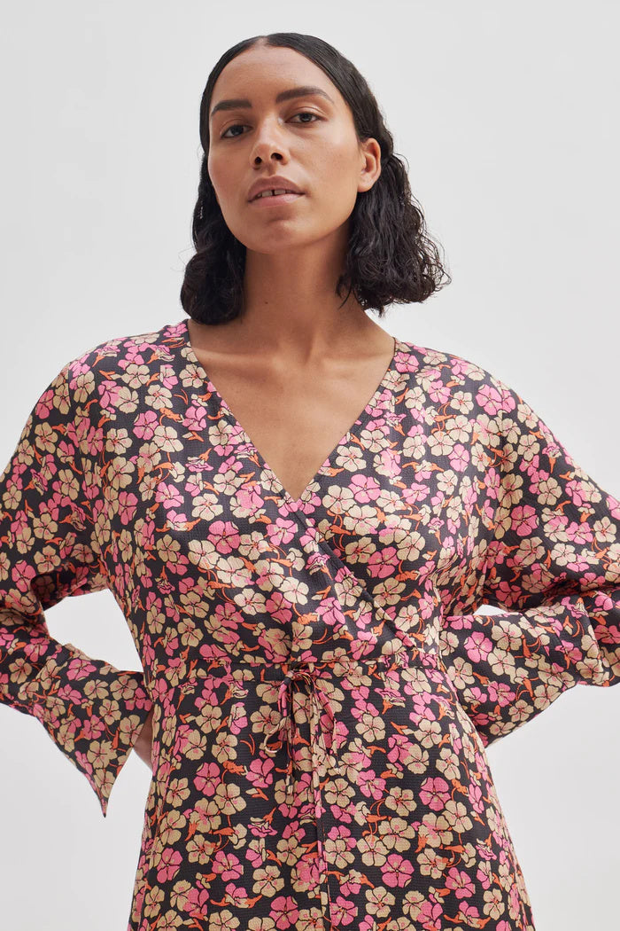 Victory V-Neck Dress | Carmellia Rose