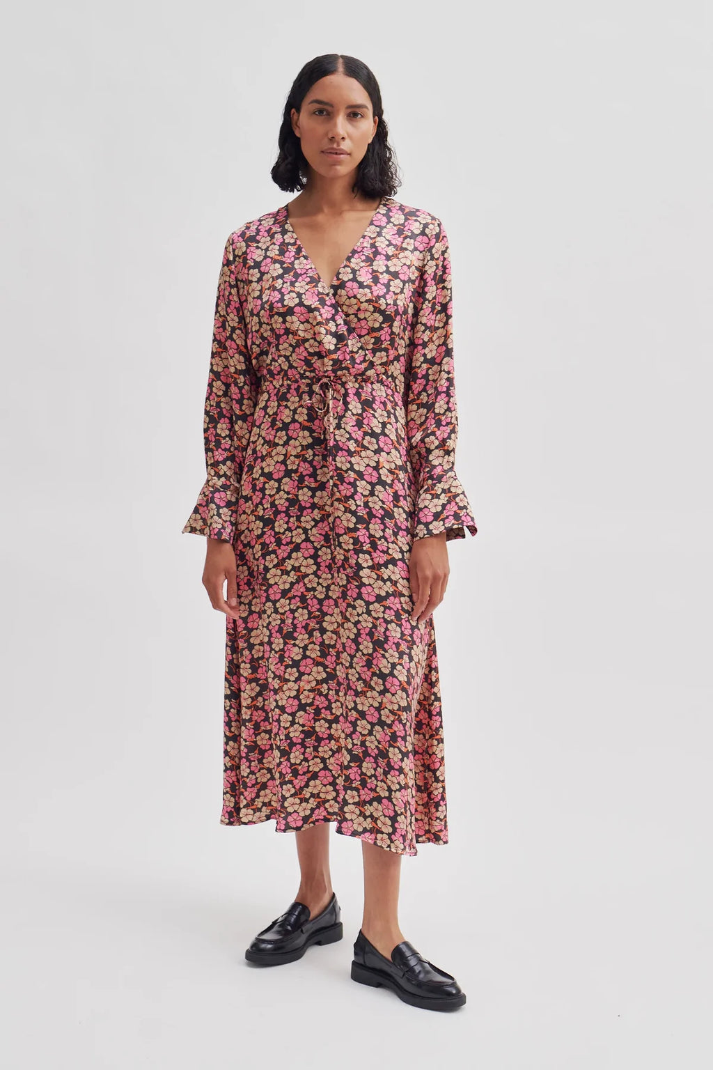 Victory V-Neck Dress | Carmellia Rose
