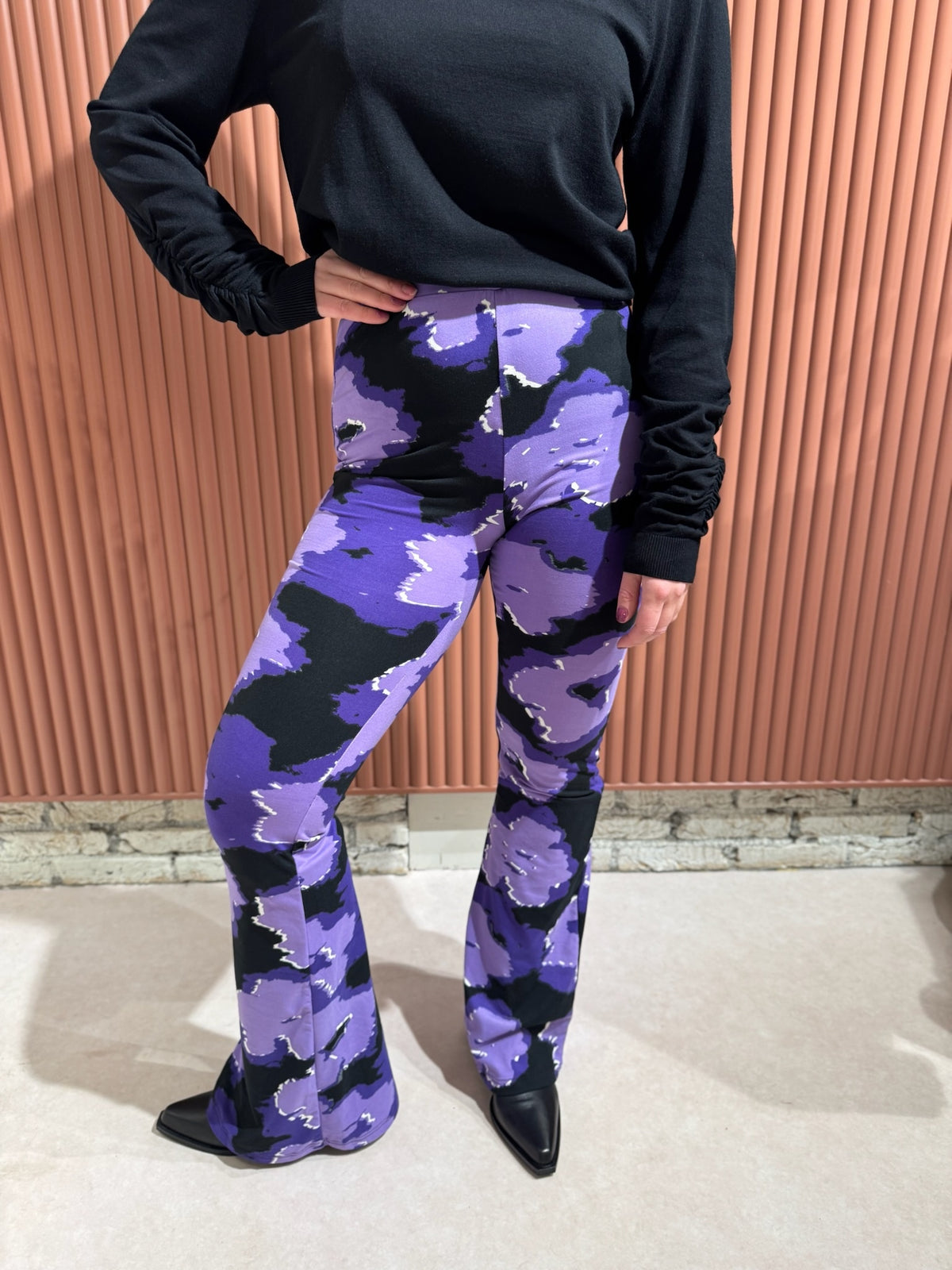 Graphic Flower Peached Extra Flare Pants - Light lilac