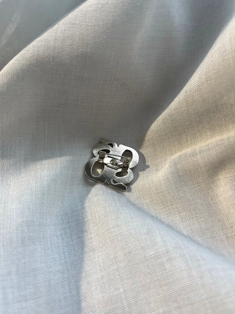 D6 Motif Brooch - Silver