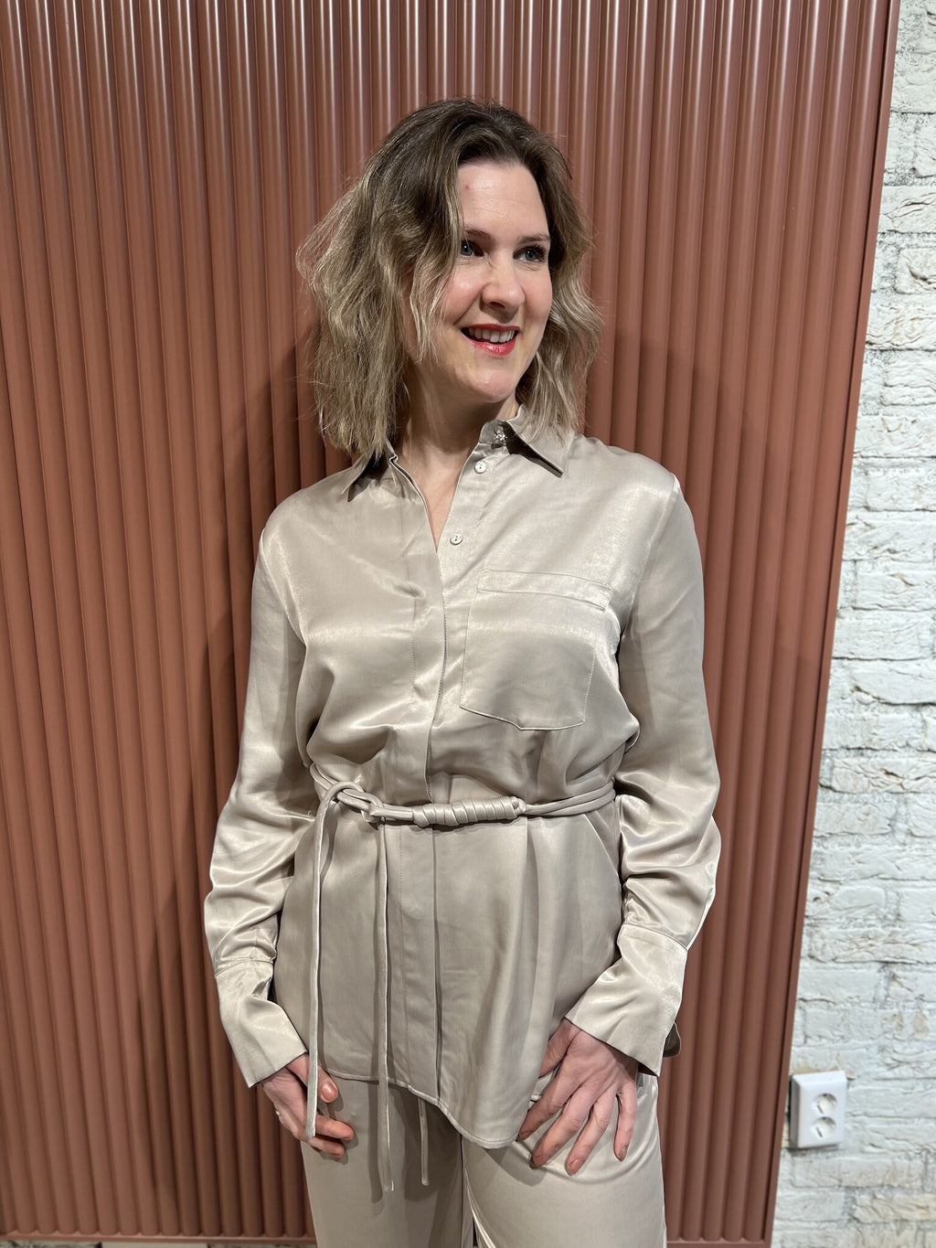 Joni belted oversized shirt - Timeless Taupe
