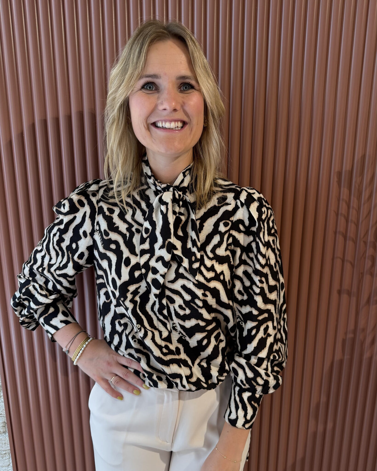 Cheska printed pussy bow blouse | Black/Cream