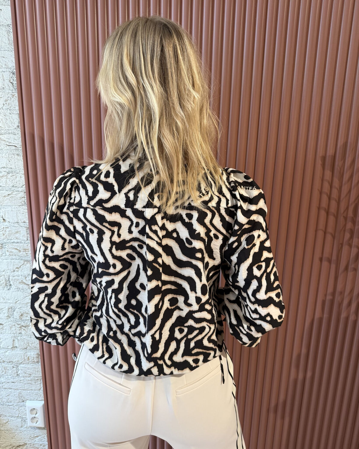 Cheska printed pussy bow blouse | Black/Cream