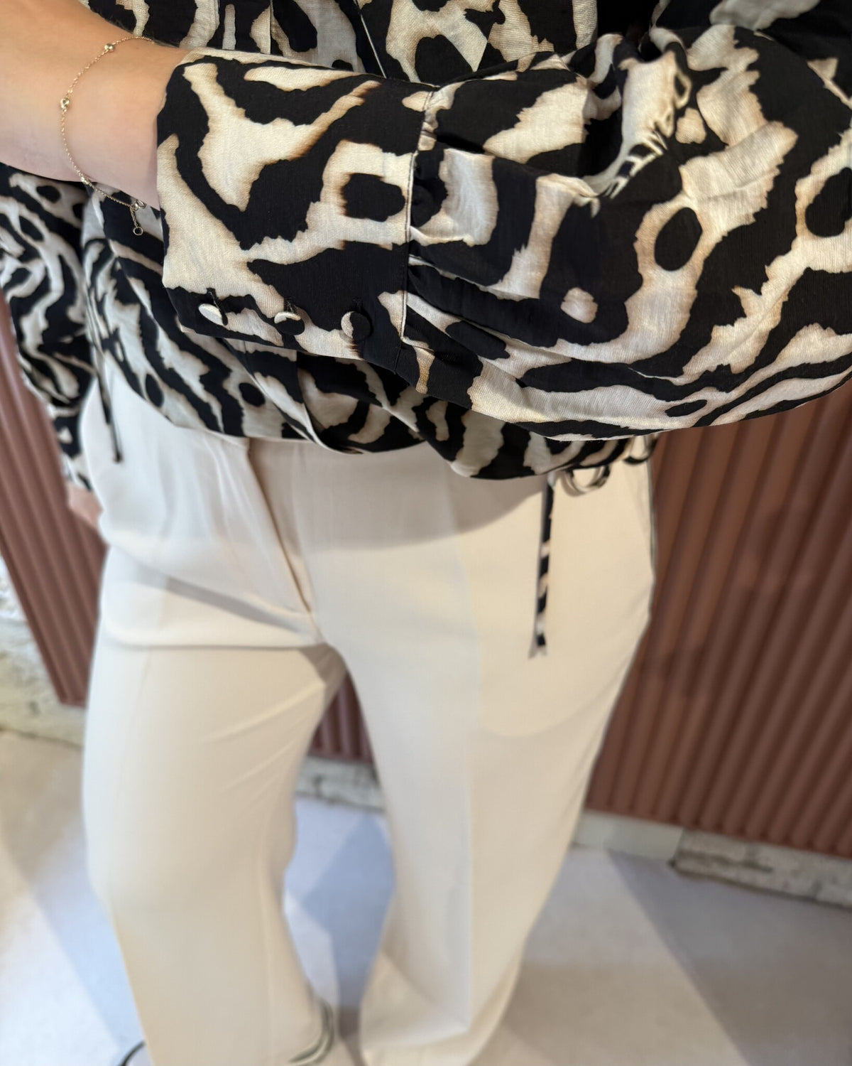 Cheska printed pussy bow blouse | Black/Cream