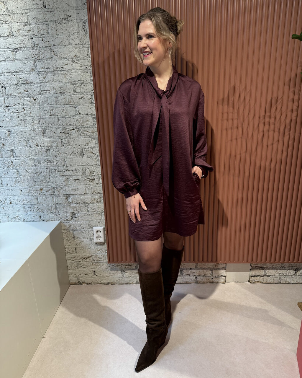 Leigh pussy bow dress | Mulberry Red