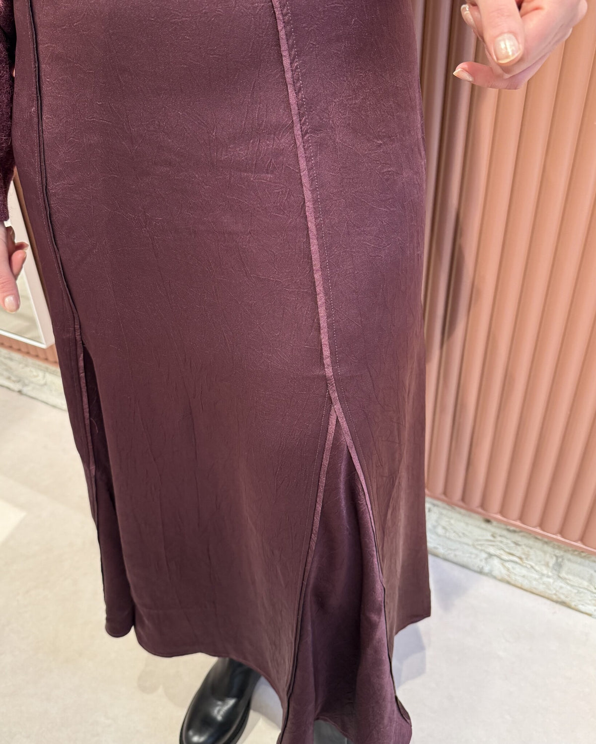 Mirage flowly satin skirt | Mulberry Red