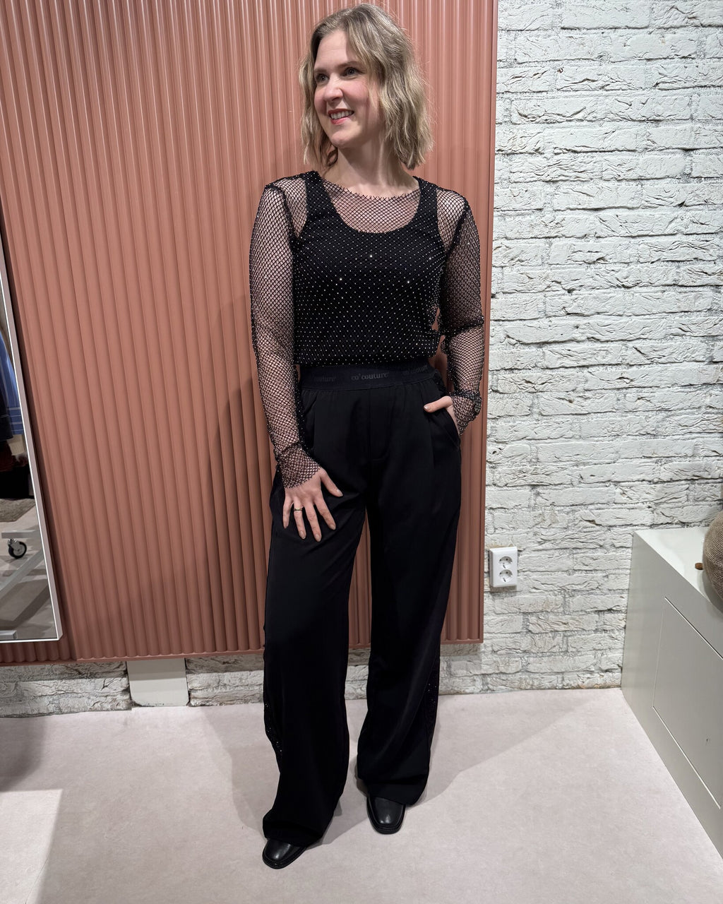 Amina Logo Shimmer LL Pant | Black