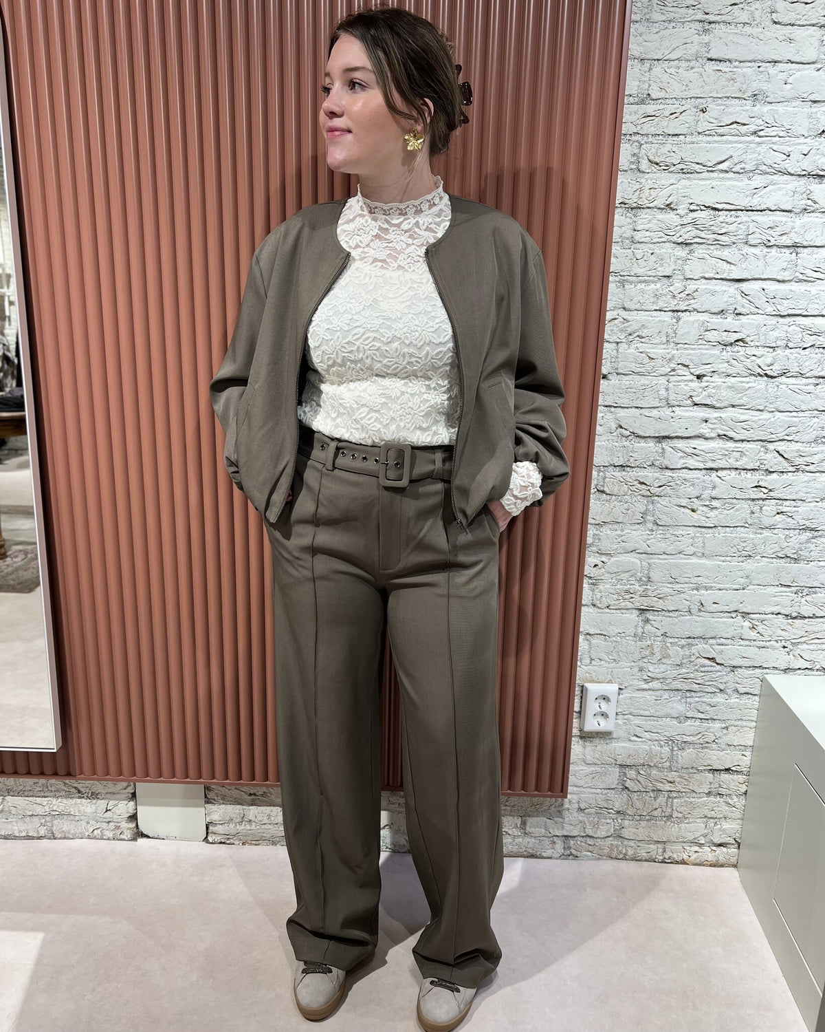 Luna Belt Crease Pant | Walnut