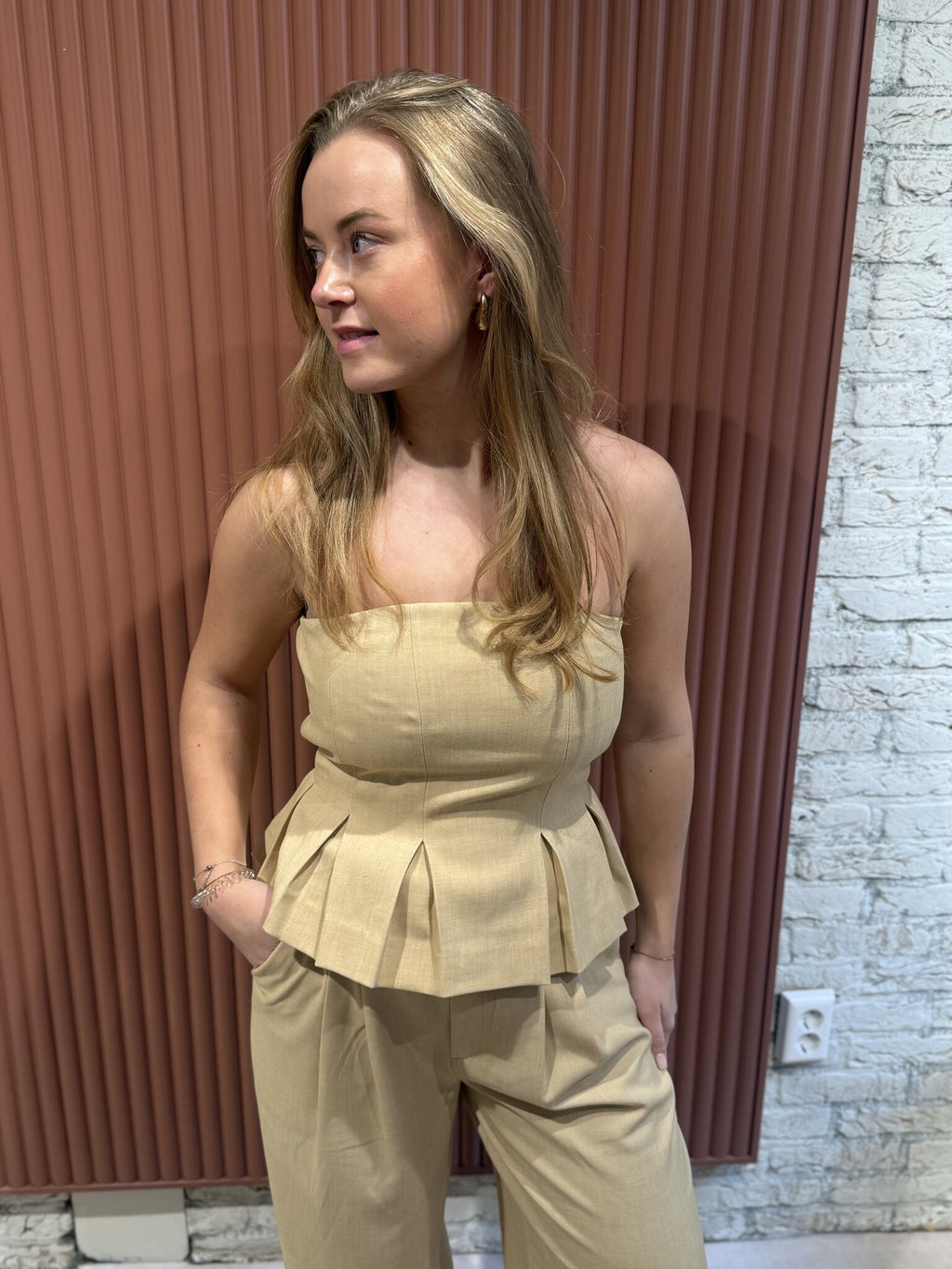 Stacy corsage | Pale hay melange