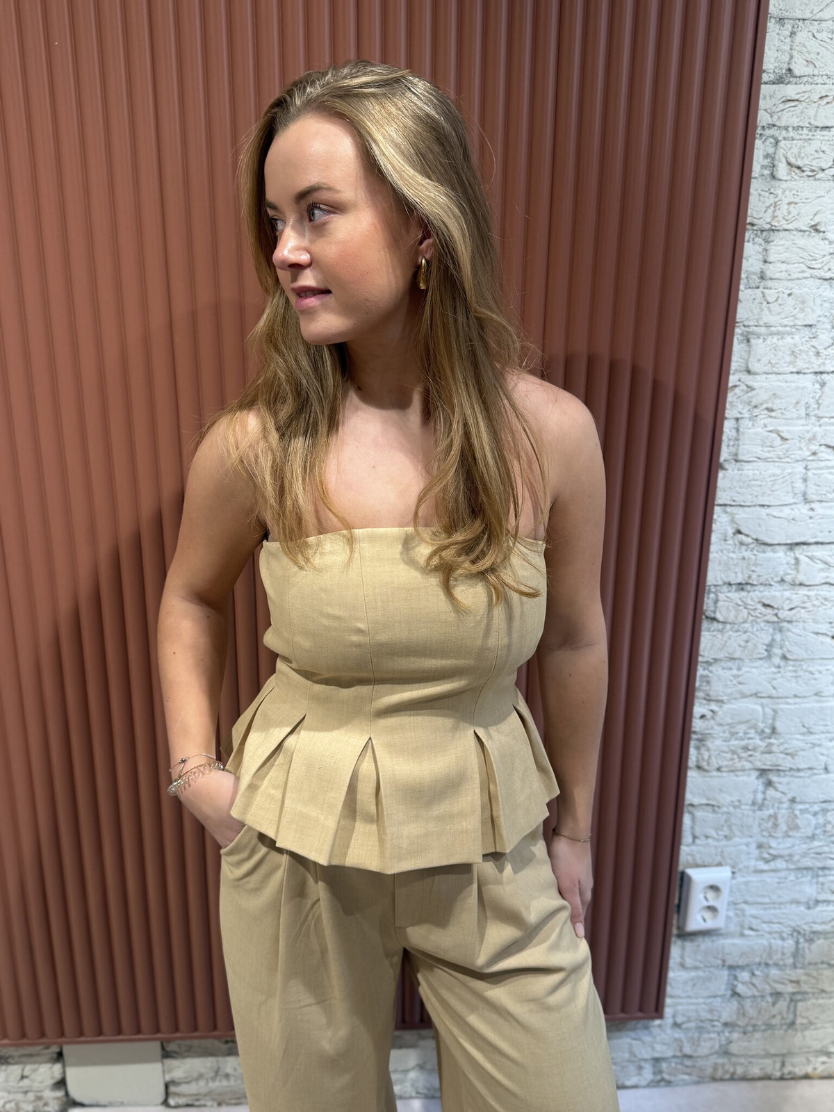 Stacy corsage | Pale hay melange