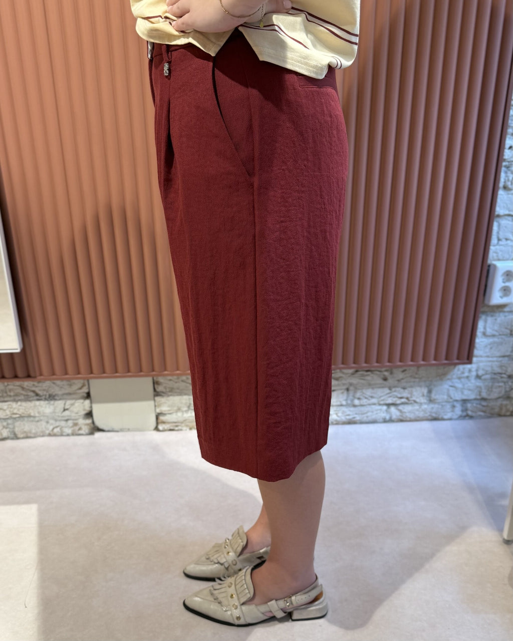 Emra relaxed fit bermuda | Berry Red
