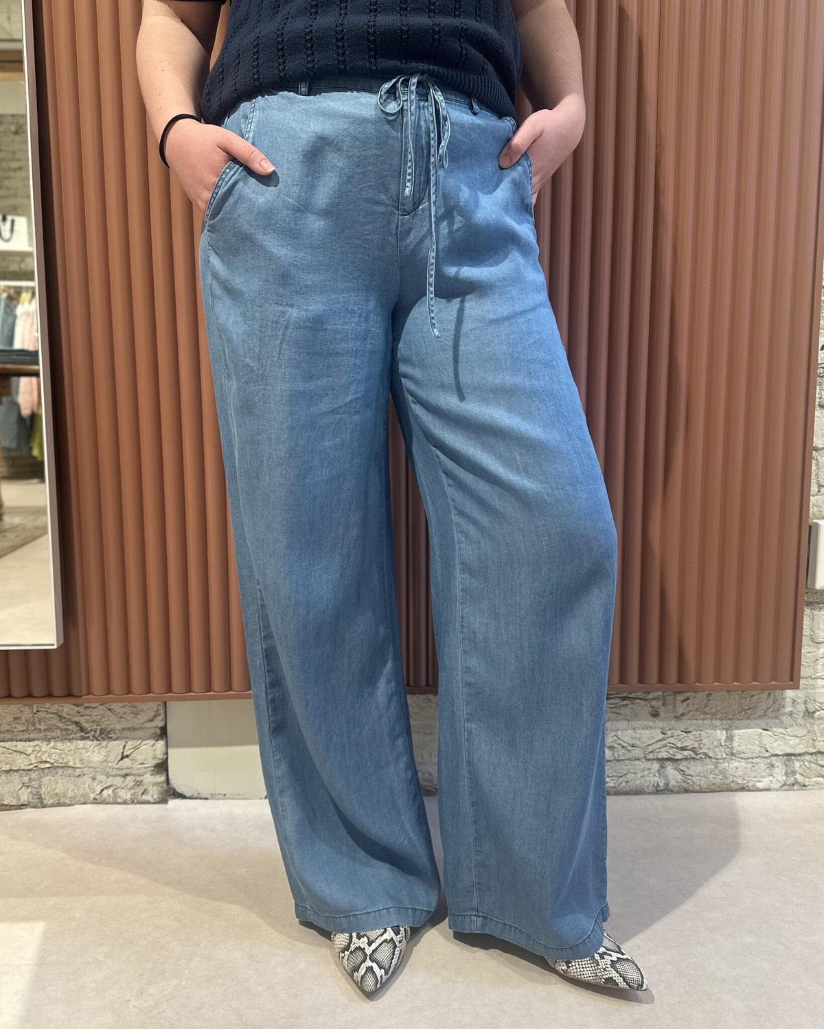 Dallas MW Trousers | Medium denim blue