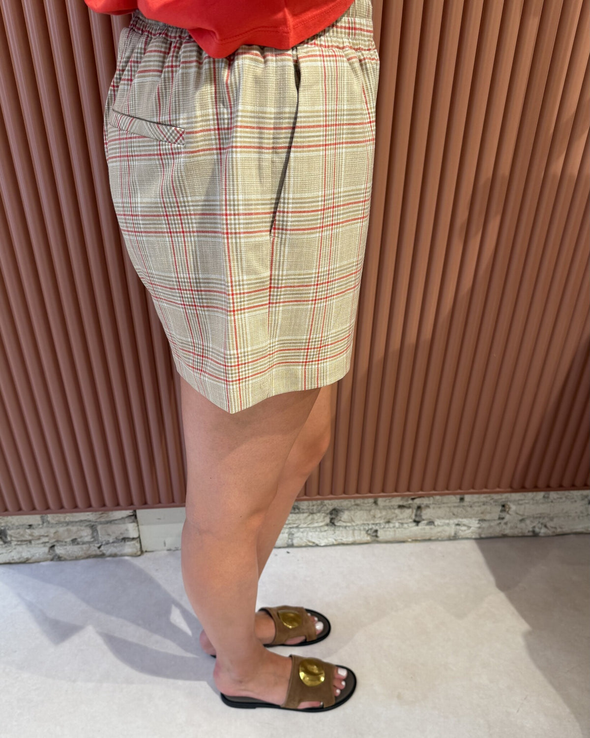 Sporty check shorts | Sand